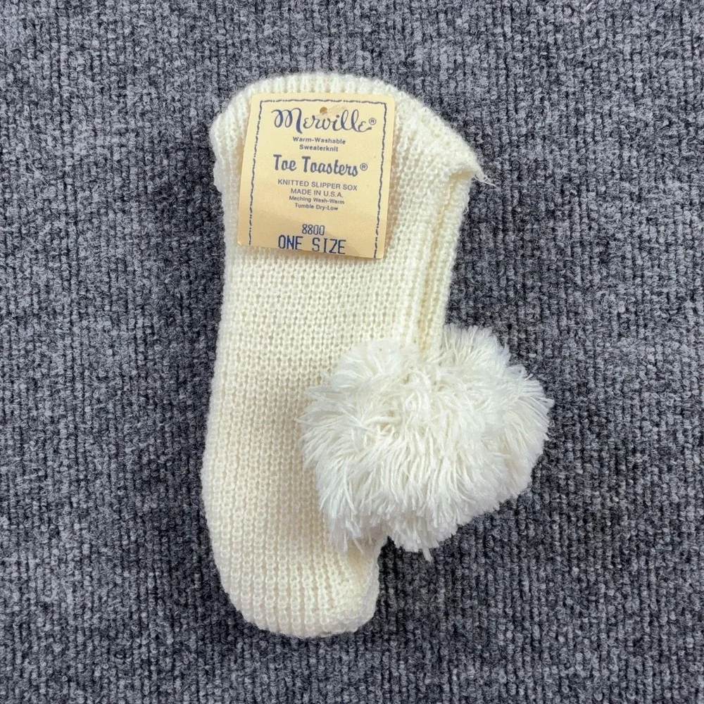 Merville Slipper Socks Womens One Size White Toe Toasters Knit Pom Pom Thermal